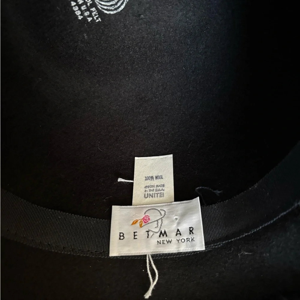 Vintage Betmar 100% Wool Felt Black Rolled Brim Bowler Hat Faux Fur USA